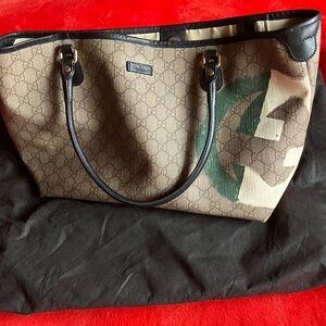 Authentic Gucci Beige and Green Signature Tote